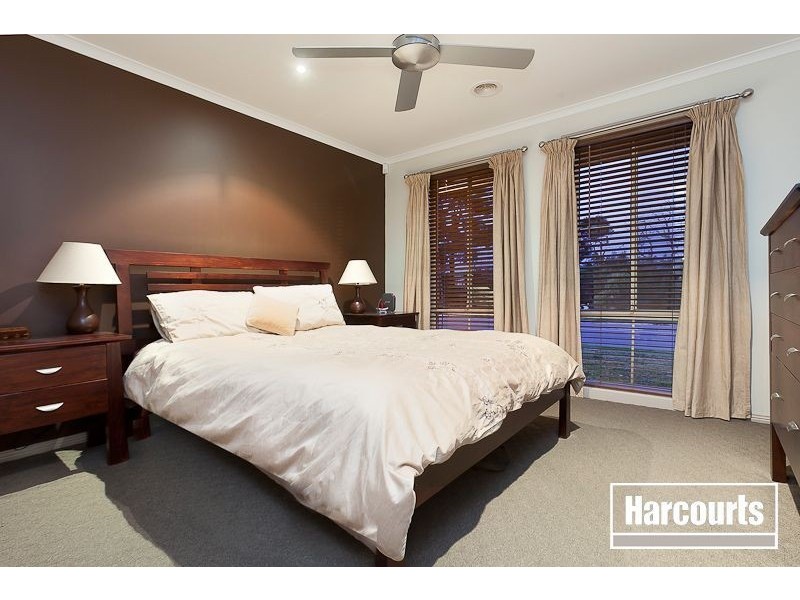 1 Ash Crescent, Pakenham VIC 3810