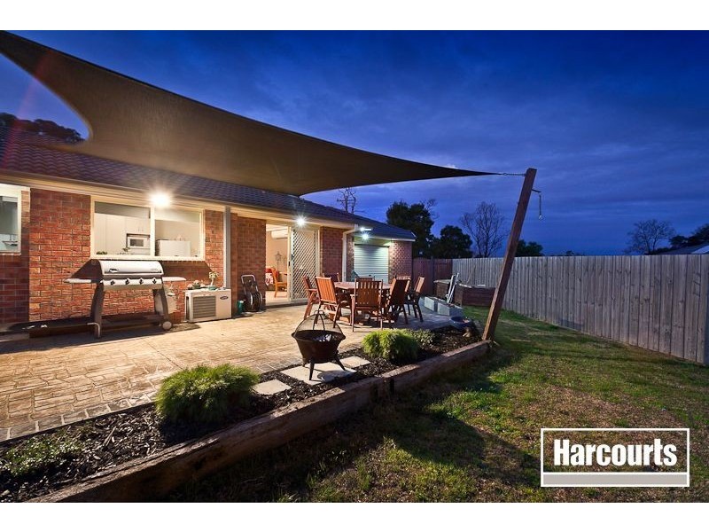 1 Ash Crescent, Pakenham VIC 3810