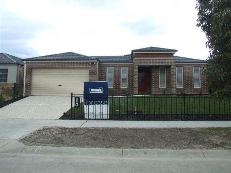 16 Lucerne Cct, Pakenham VIC 3810