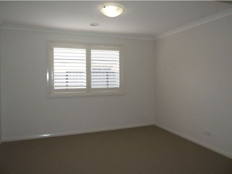 16 Lucerne Cct, Pakenham VIC 3810