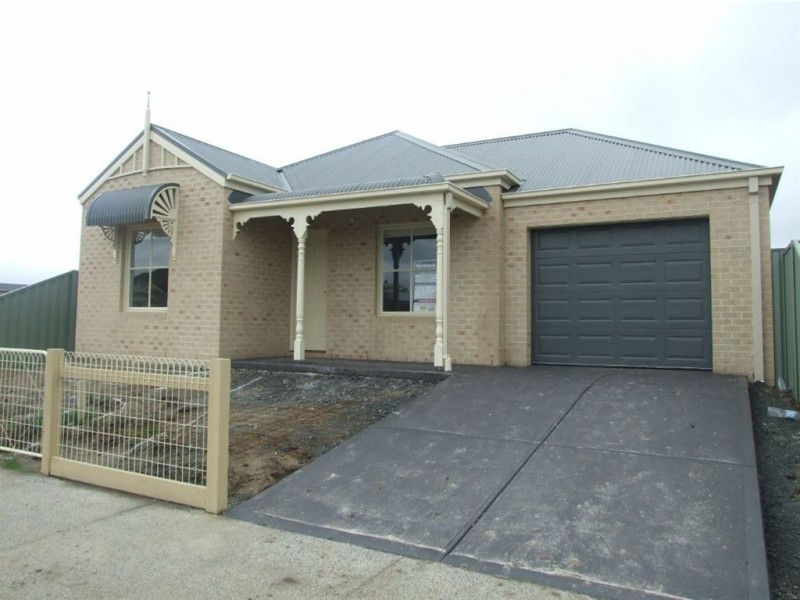 162 Sun Orchid Drive, Pakenham VIC 3810