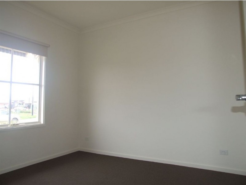 162 Sun Orchid Drive, Pakenham VIC 3810