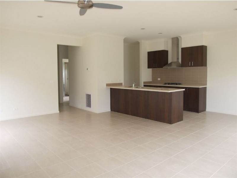 162 Sun Orchid Drive, Pakenham VIC 3810