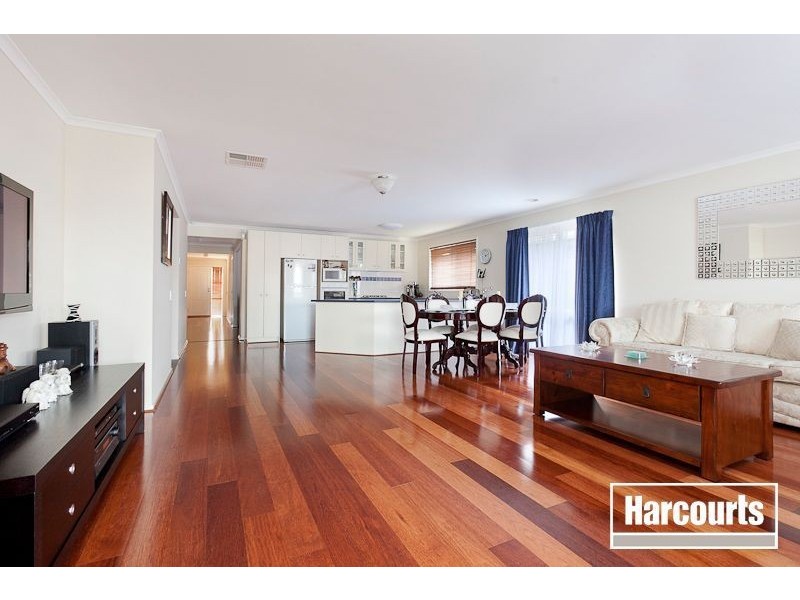 8 Cider Link, Pakenham VIC 3810