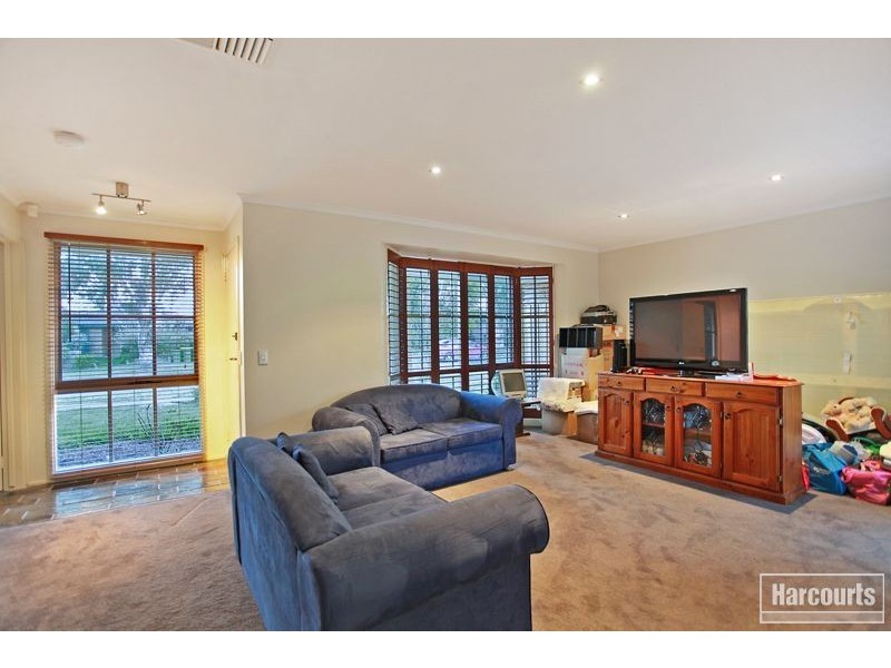 32 Barrington Drive, Pakenham VIC 3810