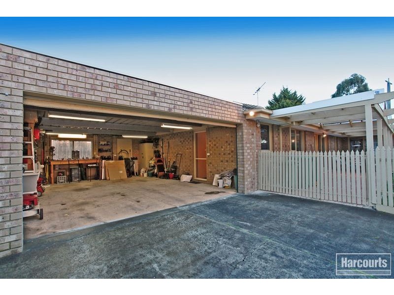 32 Barrington Drive, Pakenham VIC 3810