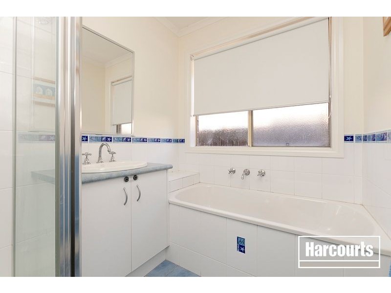 12 Grevillea Place, Pakenham VIC 3810