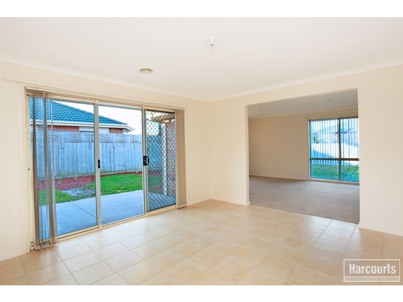 124 McGregor Rd, Pakenham VIC 3810
