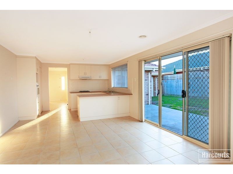 124 McGregor Rd, Pakenham VIC 3810