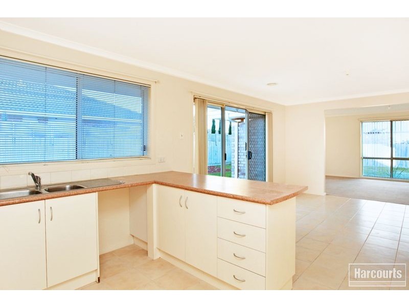 124 McGregor Rd, Pakenham VIC 3810