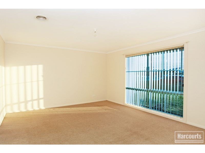 124 McGregor Rd, Pakenham VIC 3810