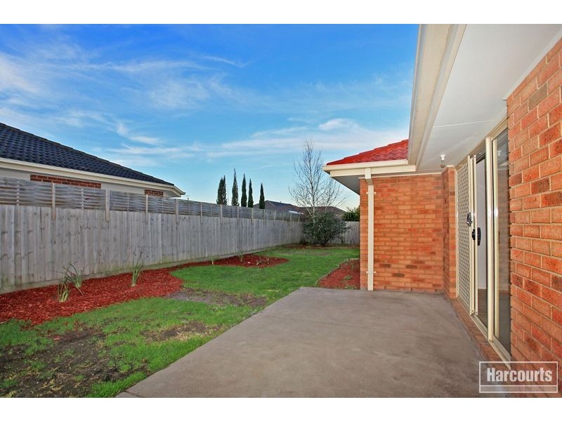 124 McGregor Rd, Pakenham VIC 3810