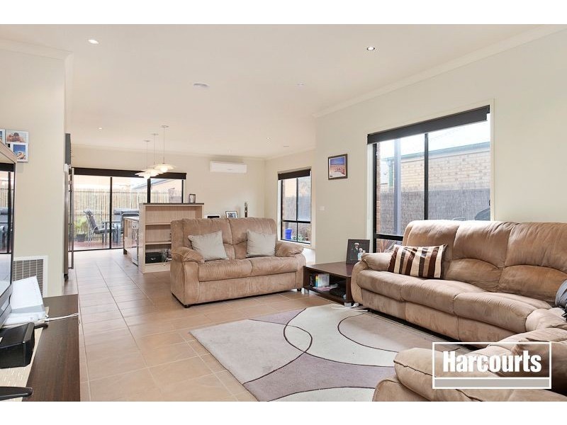6 Sarton Link, Pakenham VIC 3810