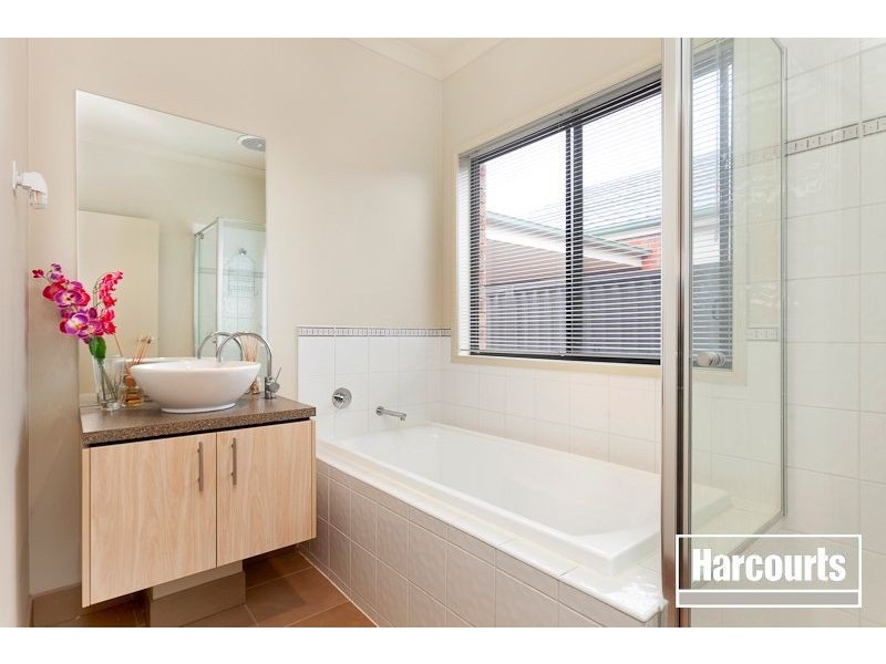 6 Sarton Link, Pakenham VIC 3810