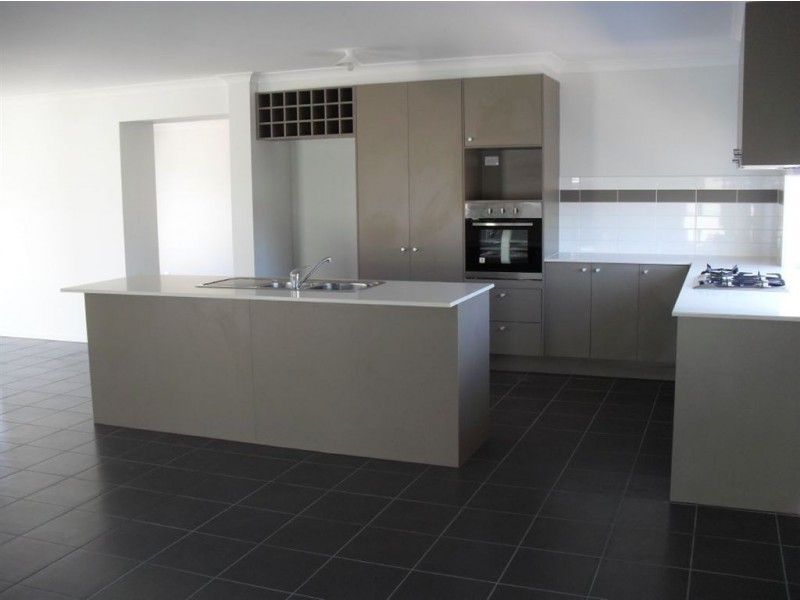 7 Victory Drive, Pakenham VIC 3810