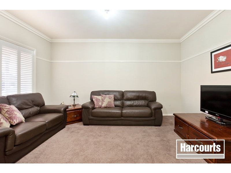 24 Westwood Grove, Pakenham VIC 3810