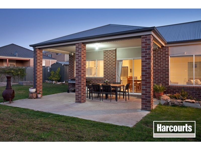 24 Westwood Grove, Pakenham VIC 3810