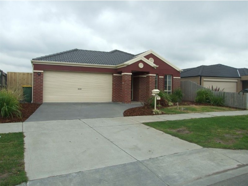 9 Azalea Avenue, Pakenham VIC 3810