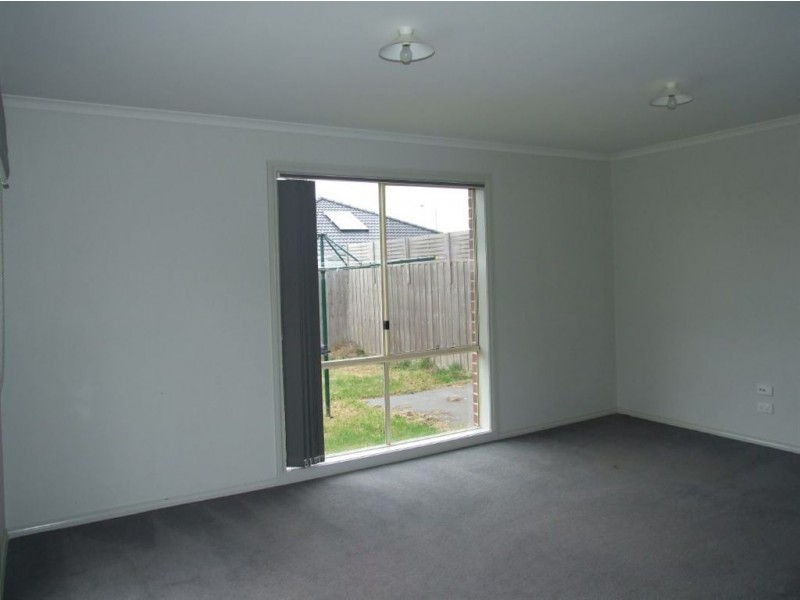 9 Azalea Avenue, Pakenham VIC 3810