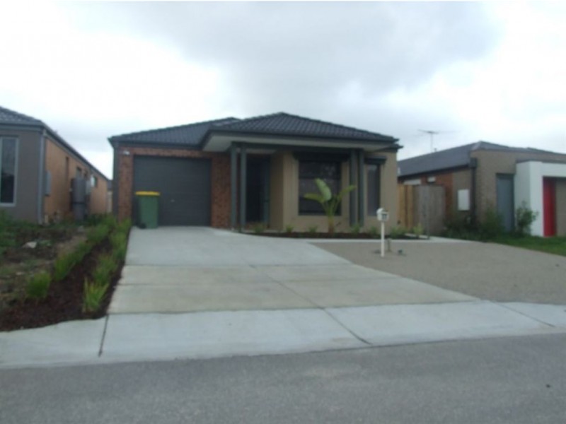60 Algerd Way, Pakenham VIC 3810