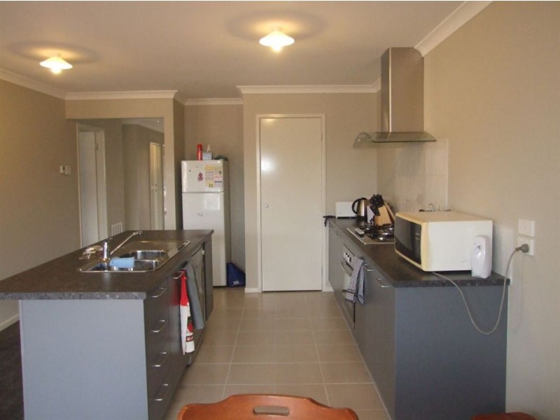 60 Algerd Way, Pakenham VIC 3810