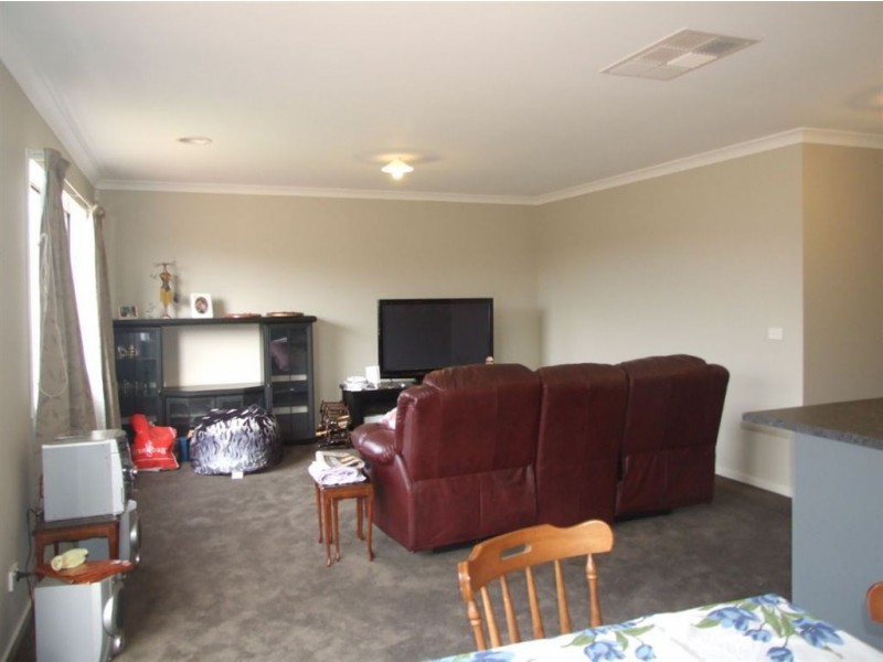 60 Algerd Way, Pakenham VIC 3810