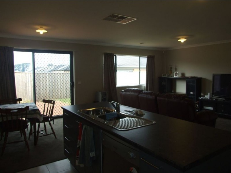60 Algerd Way, Pakenham VIC 3810