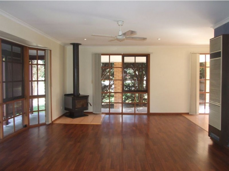 40 Eagle Drive, Pakenham VIC 3810