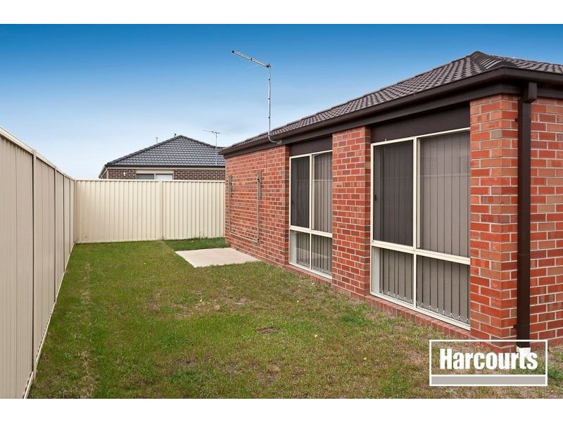 64 Bluehills Boulevard, Pakenham VIC 3810