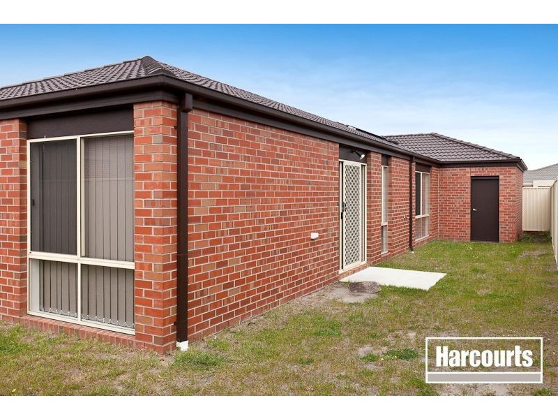 64 Bluehills Boulevard, Pakenham VIC 3810