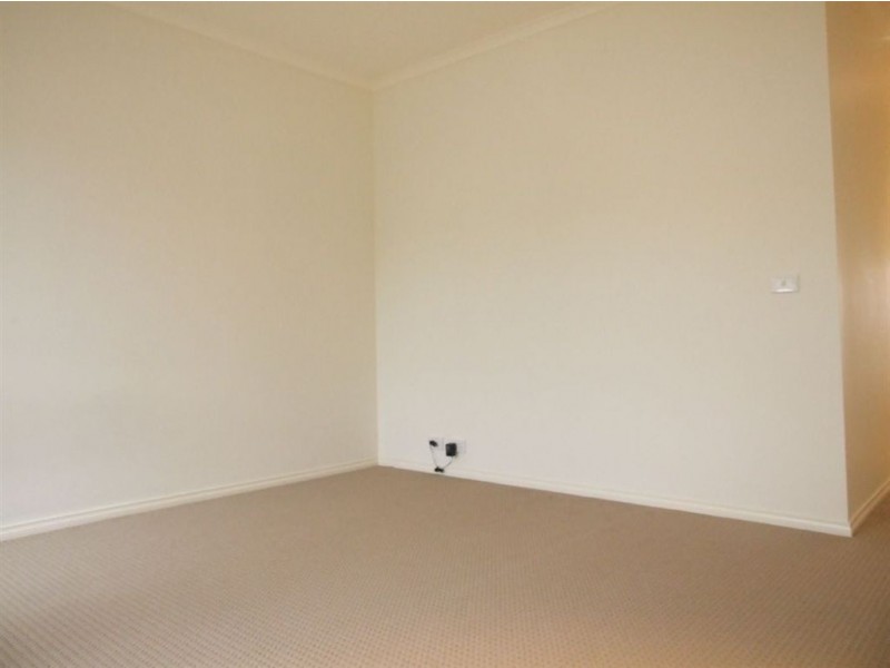 4/103 Army Road, Pakenham VIC 3810