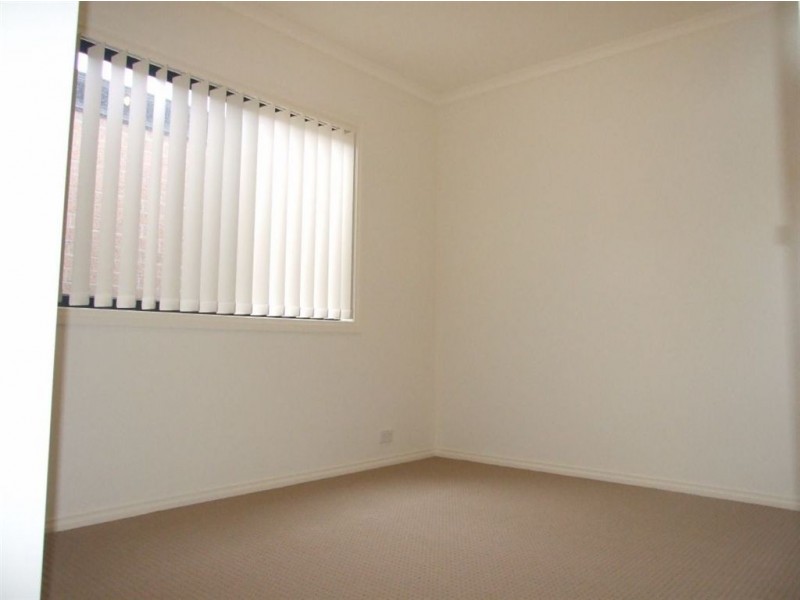 4/103 Army Road, Pakenham VIC 3810