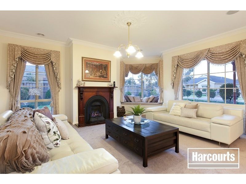 11 Murray Avenue, Pakenham VIC 3810