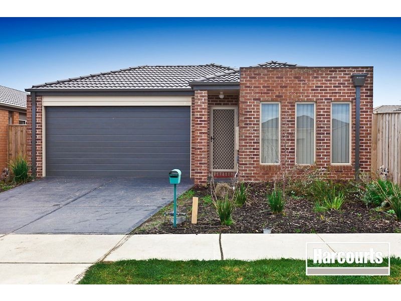 7 Cascade Way, Pakenham South VIC 3810