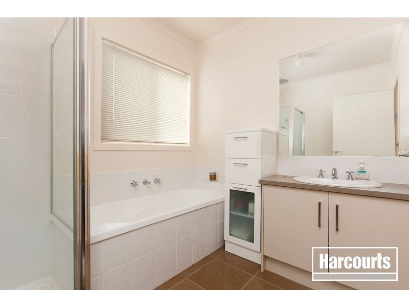 7 Cascade Way, Pakenham South VIC 3810