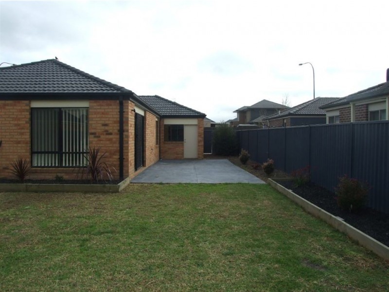 50 Shearwater Drive, Pakenham VIC 3810