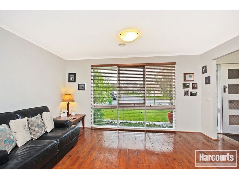 15 Broadbent Way, Pakenham VIC 3810