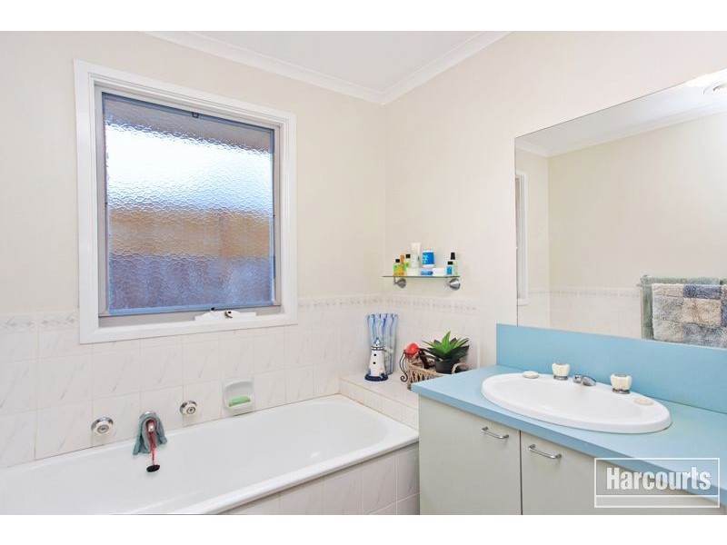 15 Broadbent Way, Pakenham VIC 3810