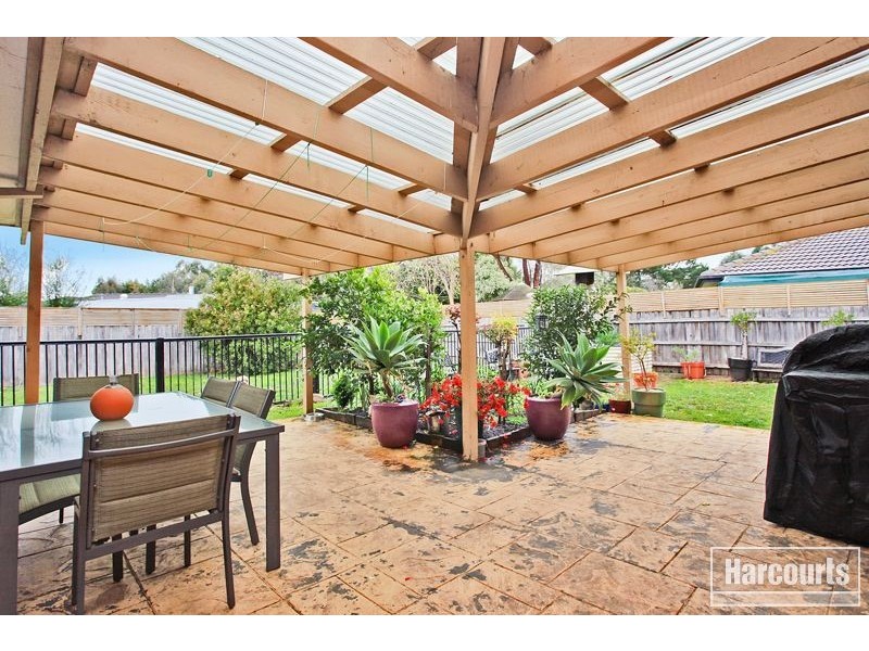 15 Broadbent Way, Pakenham VIC 3810