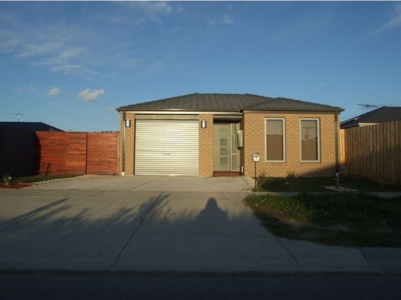2 Mirabelle Street, Pakenham VIC 3810