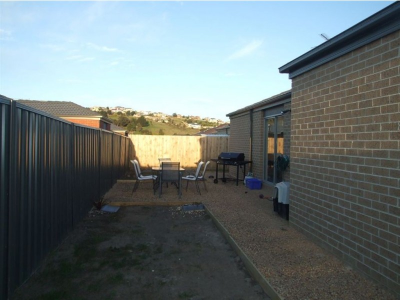 2 Mirabelle Street, Pakenham VIC 3810