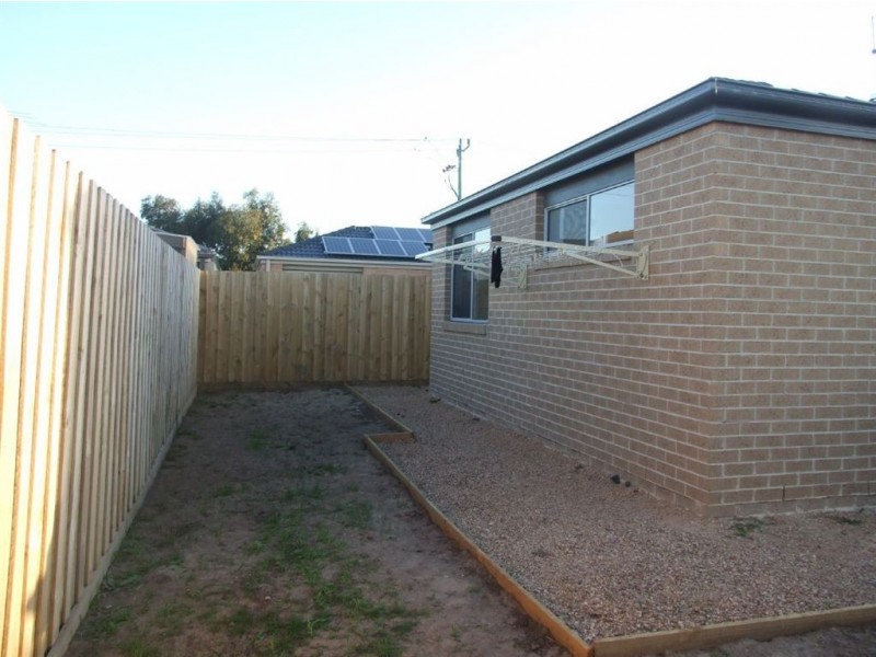 2 Mirabelle Street, Pakenham VIC 3810