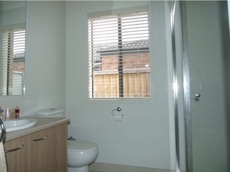 120 Sandalwood Drive, Pakenham VIC 3810