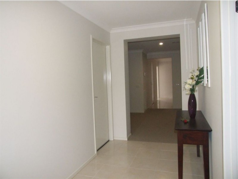 120 Sandalwood Drive, Pakenham VIC 3810