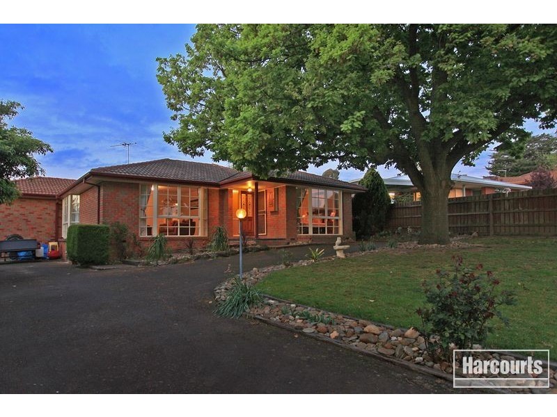 6 Andrew Court, Pakenham VIC 3810