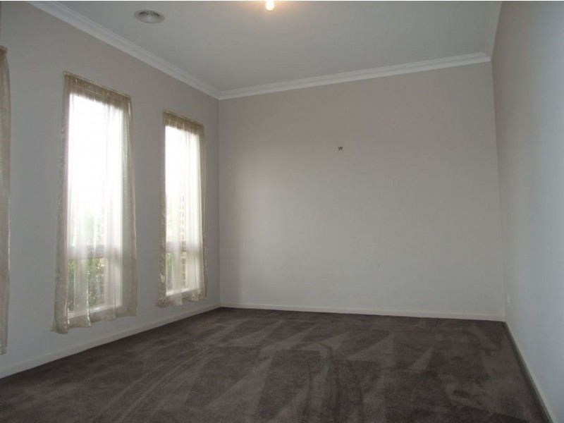 9 Mia Drive, Pakenham VIC 3810