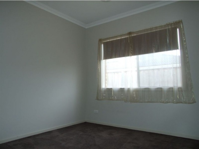 9 Mia Drive, Pakenham VIC 3810