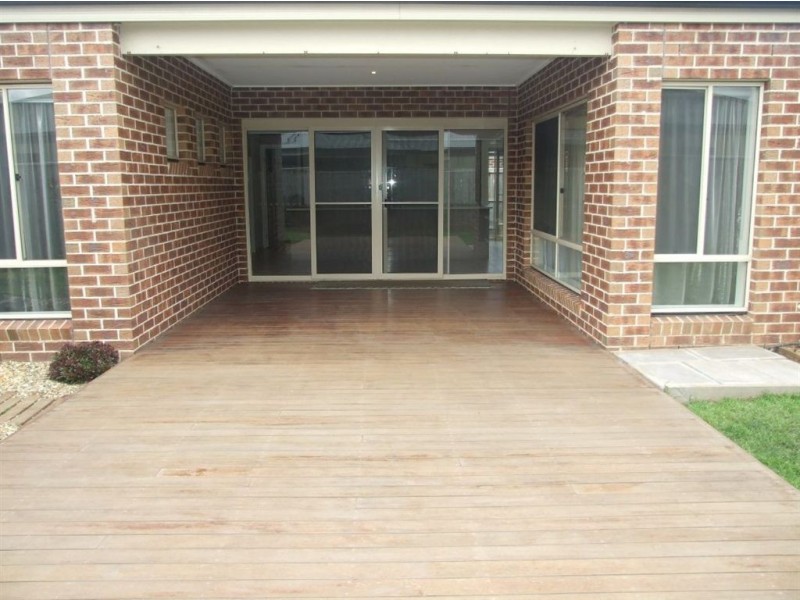 9 Mia Drive, Pakenham VIC 3810