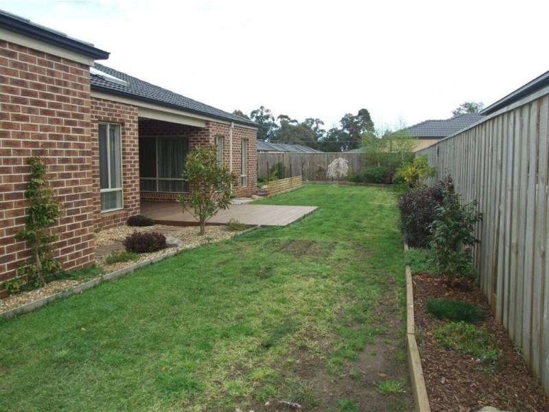 9 Mia Drive, Pakenham VIC 3810