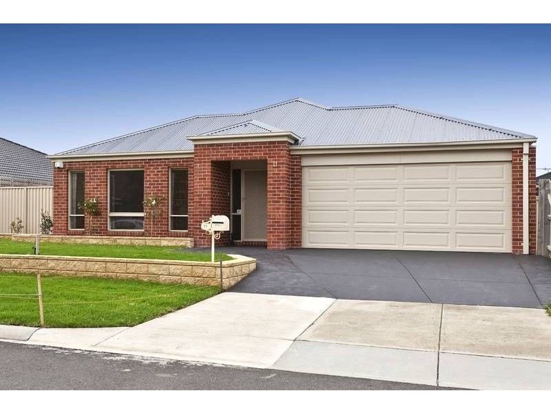 11 Sheoak Court, Pakenham VIC 3810